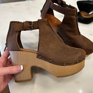 True craft platform, wedge brown leather size 7 1/2